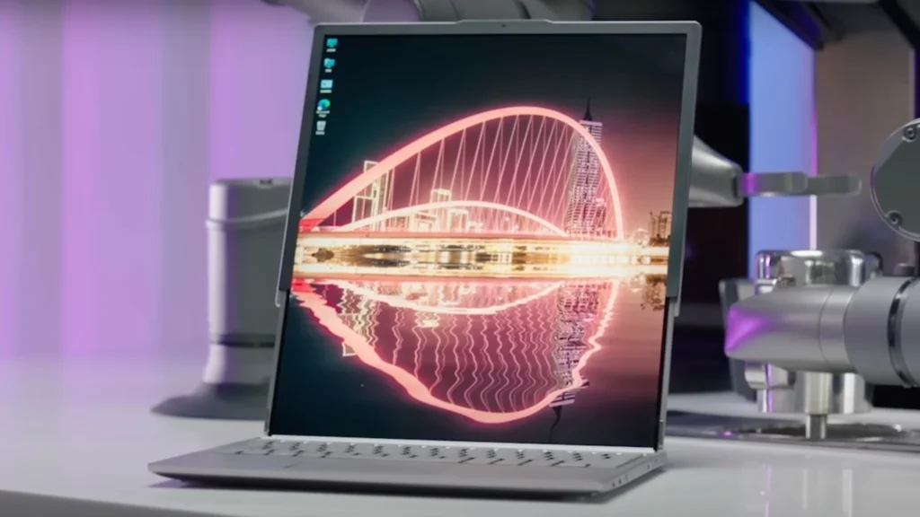 Laptop Lenovo rollable is way more fun than it should be