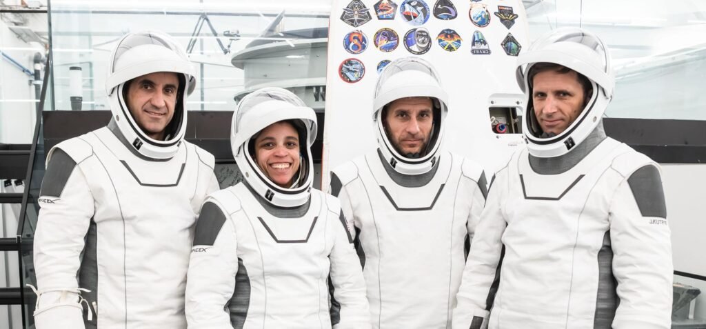 Ekuipazhi i Crew-13 në përgatitjet për misionin e NASA-s drejt ISS