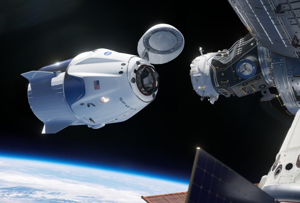 Ekuipazhi i Crew-13 në përgatitjet për misionin e NASA-s drejt ISS