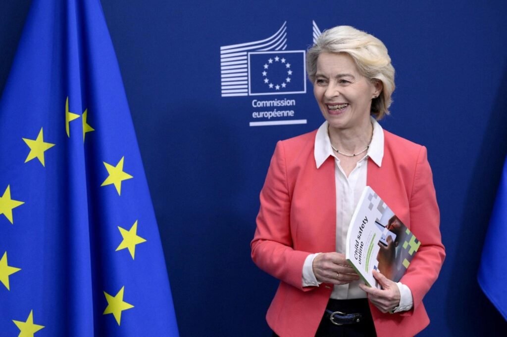 The EU is preparing sweeping new restrictions that could limit social media, AI chatbots and online games for users under 15.
Focus Keyphrase: EU under 15 social media ban