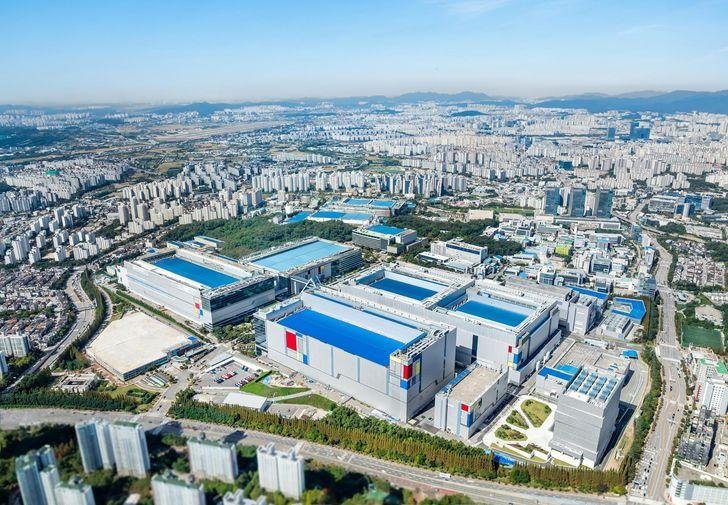 Samsung or SK hynix semiconductor manufacturing facility in South Korea
