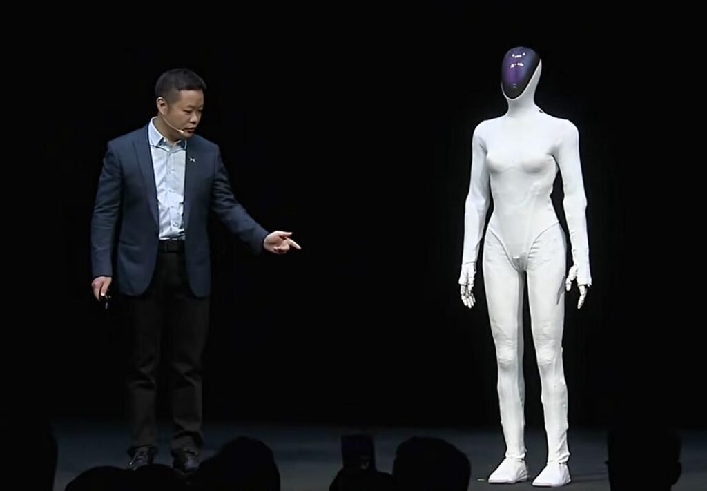 XPENG’s IRON Humanoid Robot Walks Off the Production Line as Mass Production Nears XPENG has activated dedicated production lines for its IRON humanoid robot.