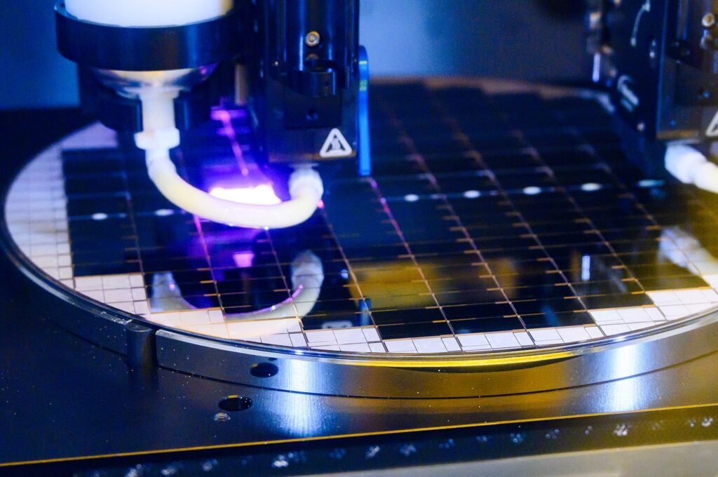 Samsung and SK Hynix plan to follow with High NA in 2028, while TSMC is targeting 2030.