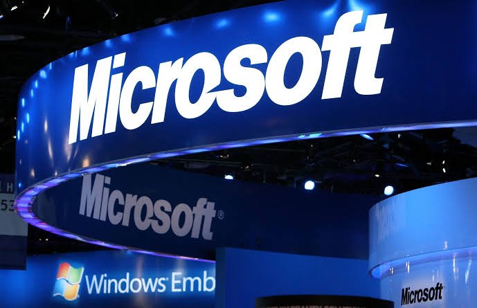 Microsoft Patches 1,413 Vulnerabilities in October Update Security update on a Windows computer.